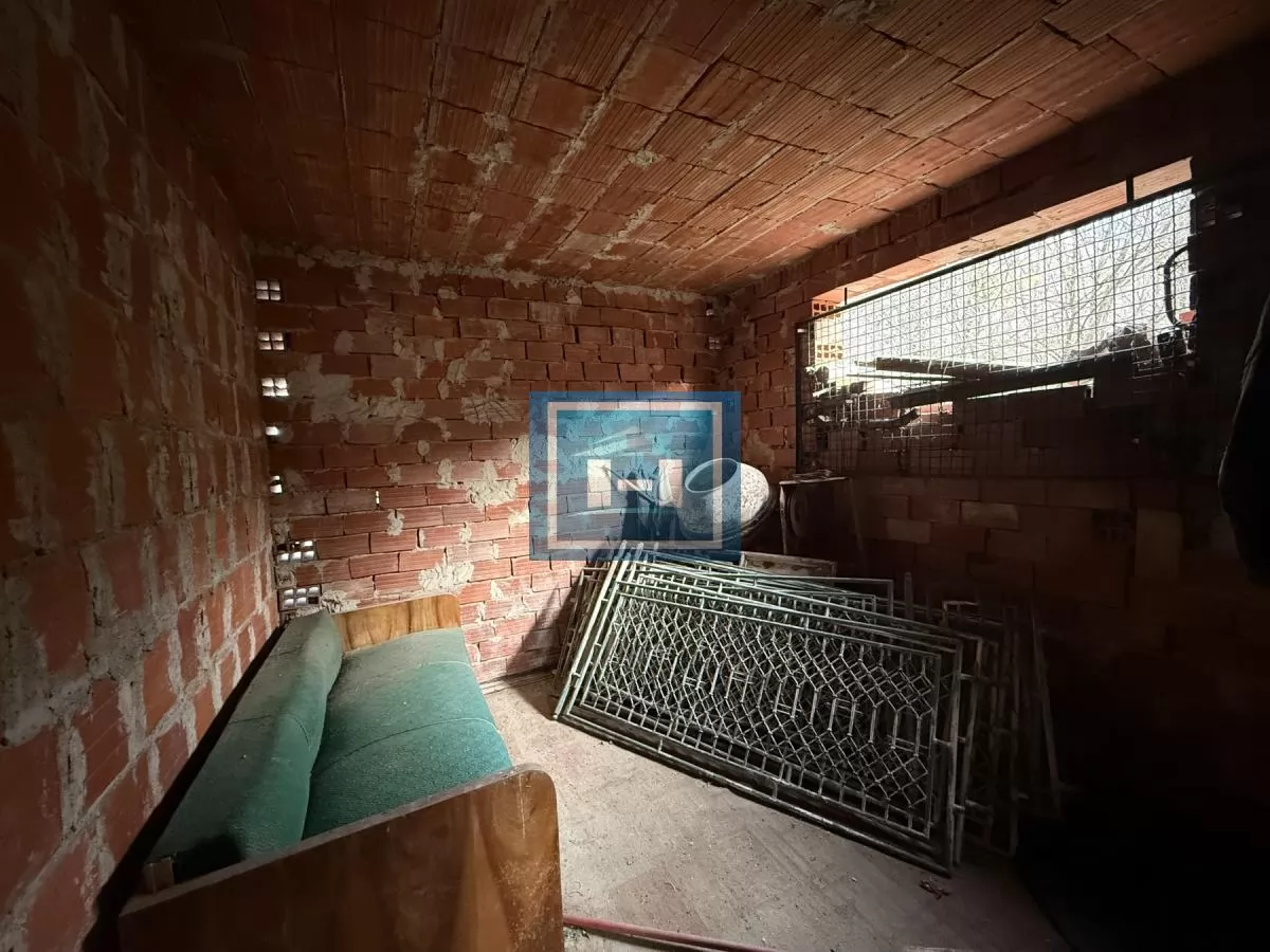 Novoozidani objekat kuća tri 3 etaže u Đurđevom brdu 4