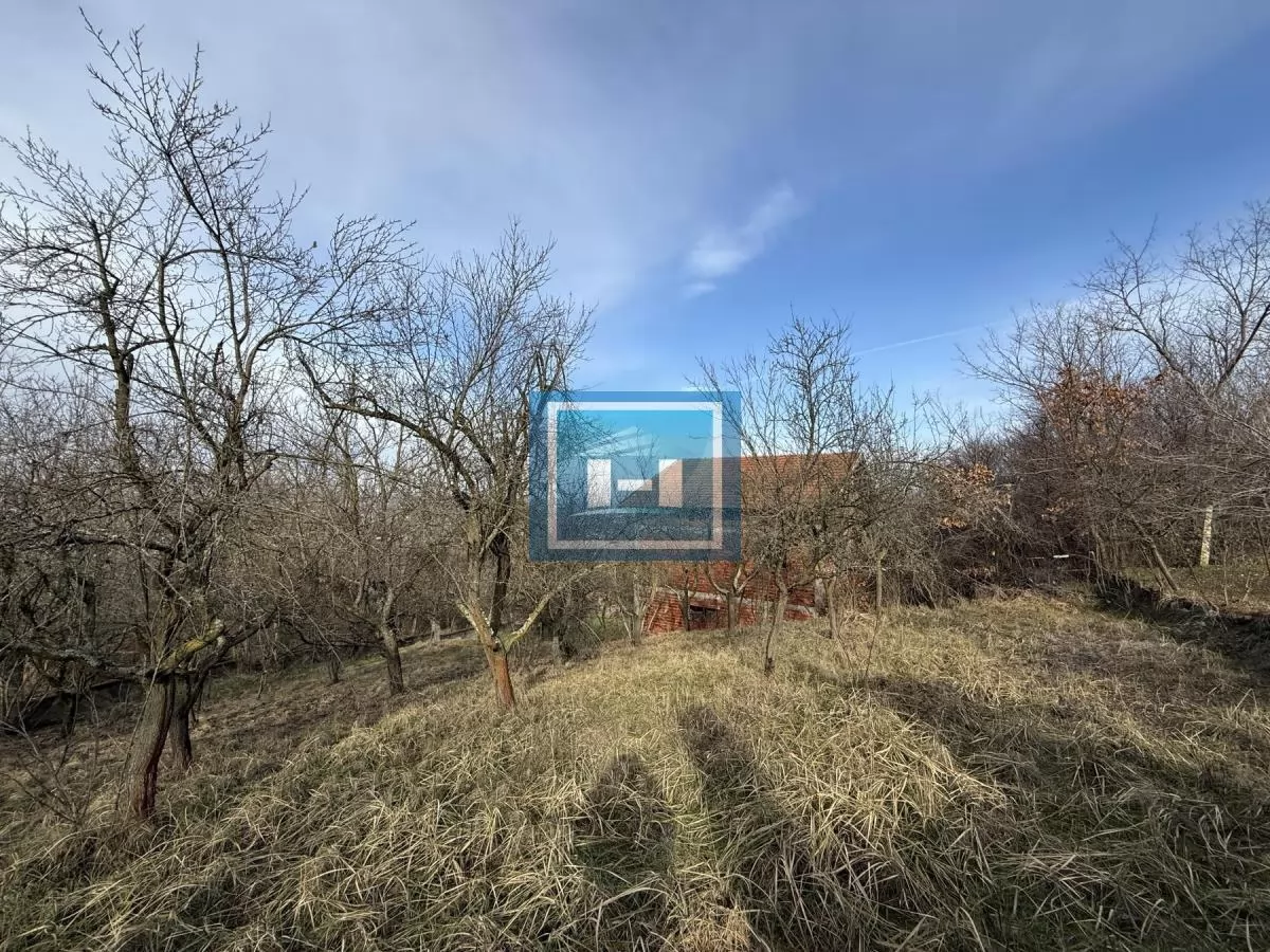 Novoozidani objekat kuća tri 3 etaže u Đurđevom brdu 44