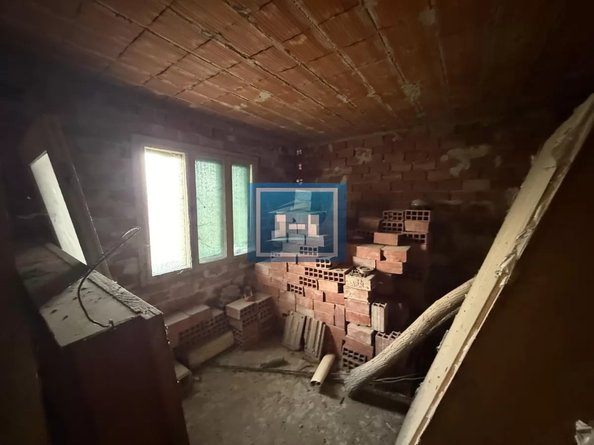 Novoozidani objekat kuća tri 3 etaže u Đurđevom brdu 6