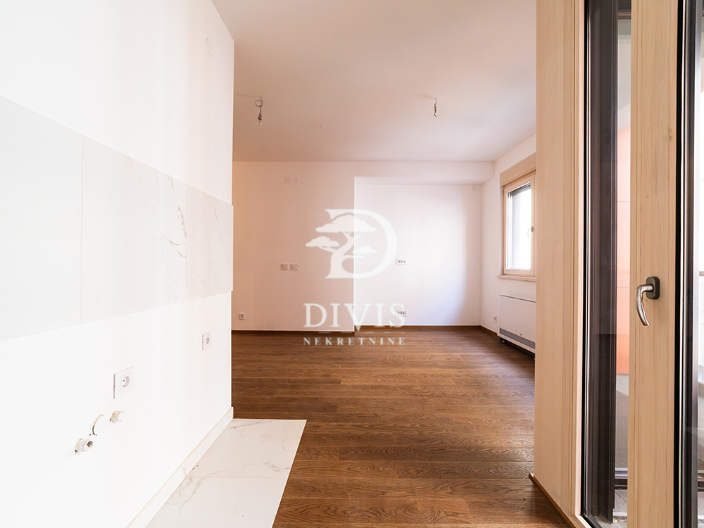 Jednoiposoban stan 42 m² kod Hrama Svetog Save 2