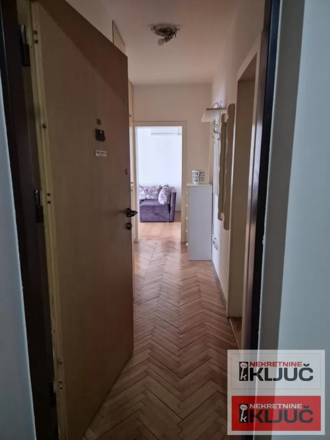 SOCIJALNO IZDAJE SE JEDNOIPOSOBAN NAMEŠTEN STAN 6