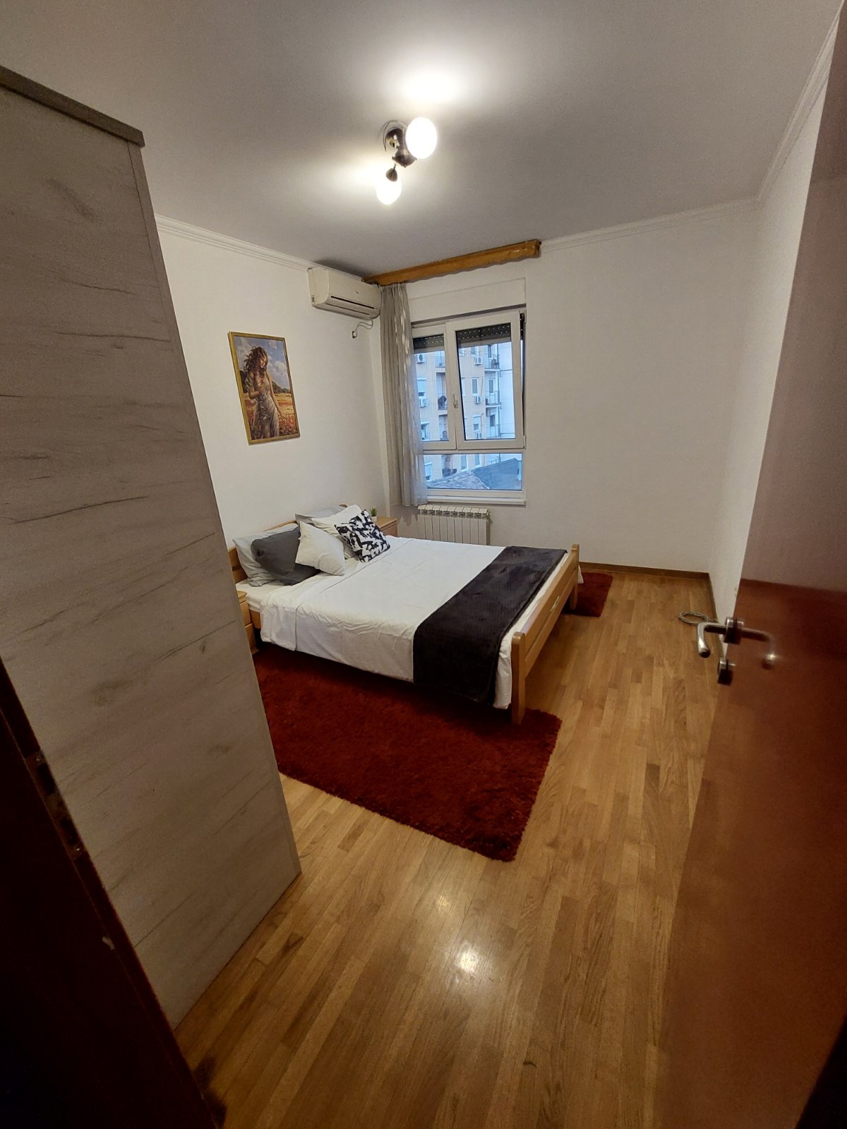 Beograd  Vracar   Juzni Bulevar  svetao  prostran  trosoban stan 4