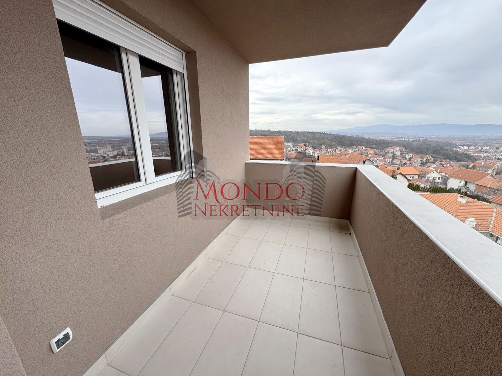 Nov dvoiposoban stan sa parking mestom na Bubnju, novogradnja 5