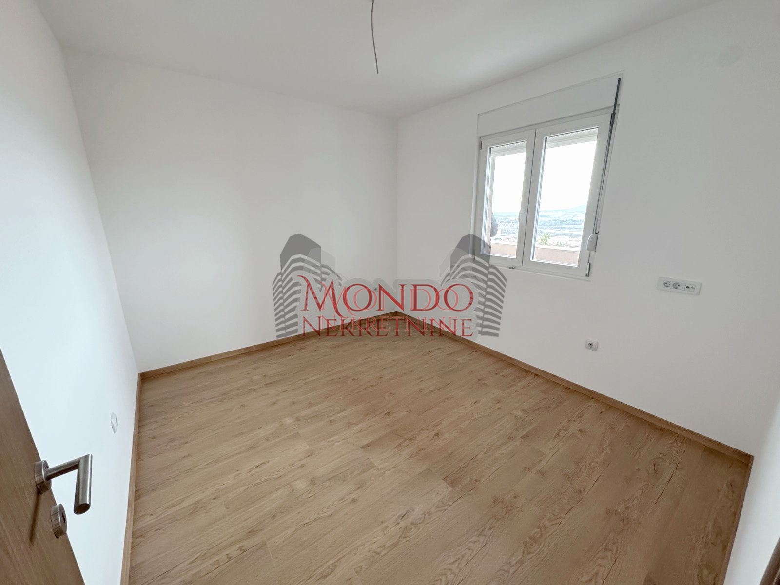 Nov dvoiposoban stan sa parking mestom na Bubnju, novogradnja 7