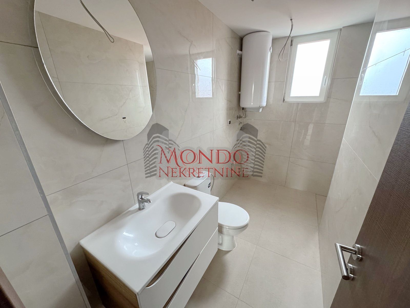 Nov dvoiposoban stan sa parking mestom na Bubnju, novogradnja 13