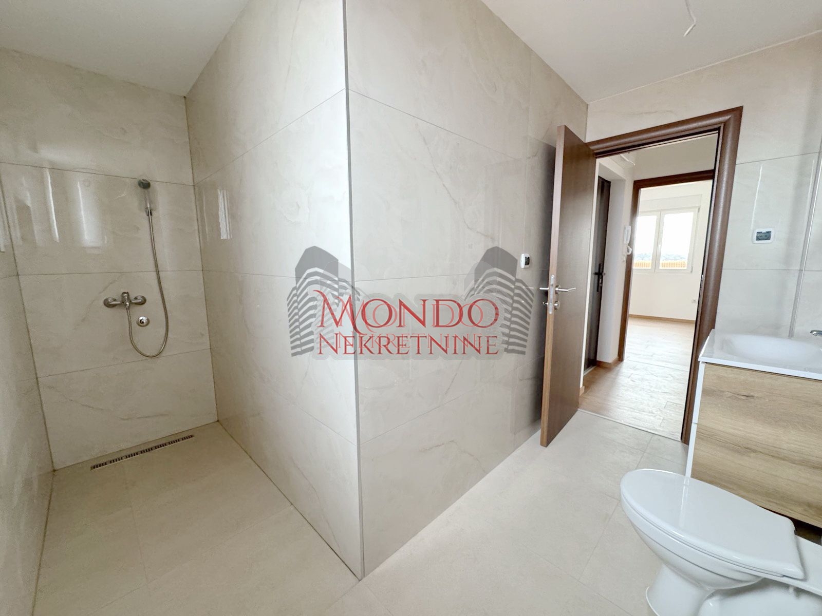 Nov dvoiposoban stan sa parking mestom na Bubnju, novogradnja 14