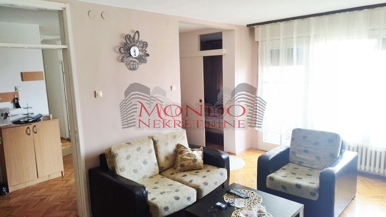 Prodaje se četvorosoban vojni stan na Trošarini 3