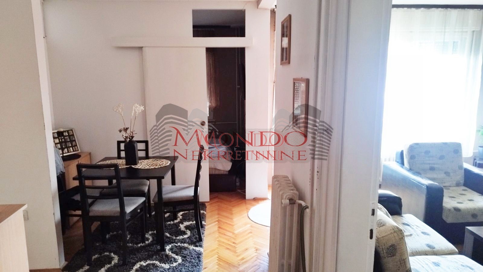 Prodaje se četvorosoban vojni stan na Trošarini 5