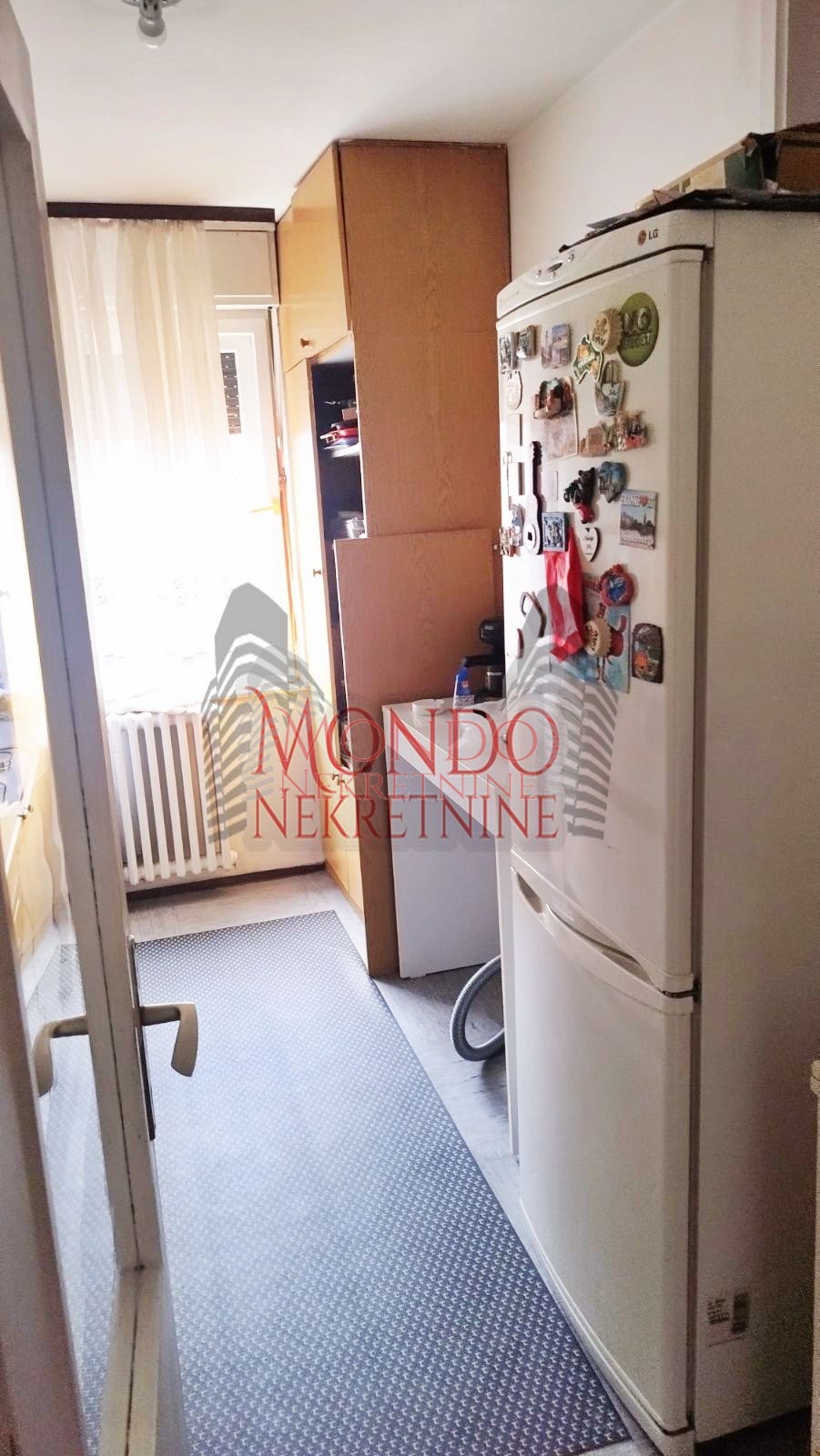 Prodaje se četvorosoban vojni stan na Trošarini 7