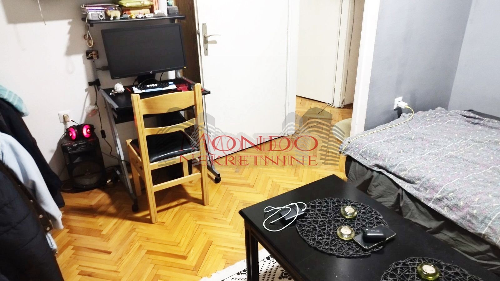 Prodaje se četvorosoban vojni stan na Trošarini 13