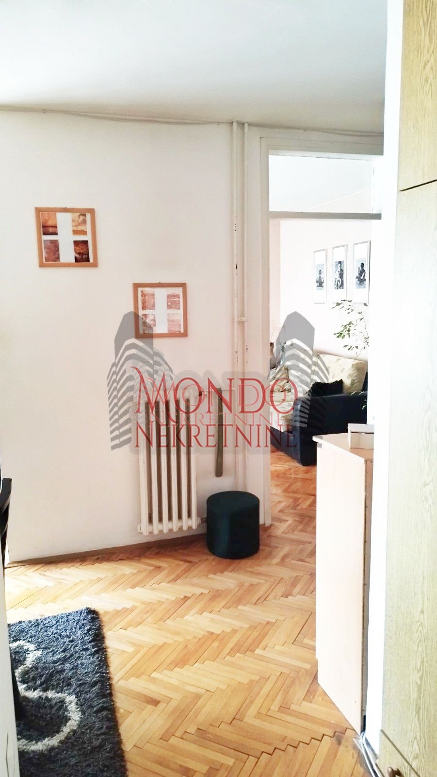 Prodaje se četvorosoban vojni stan na Trošarini 12