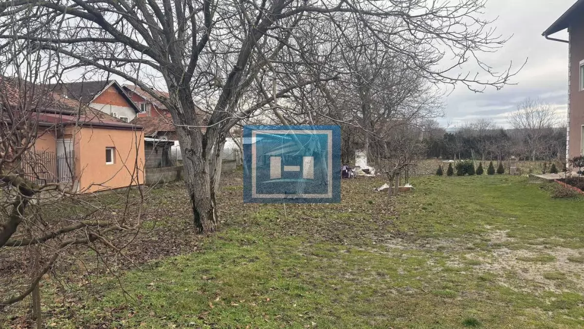 Na prodaju plac – gradsko građevinsko zemljište 2