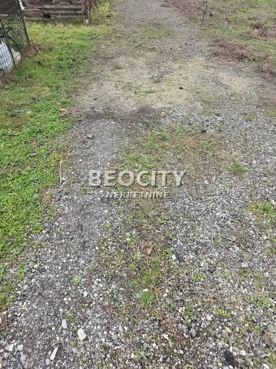 Plac, Ostružnica, Ane Krasojević ID: 106743 2