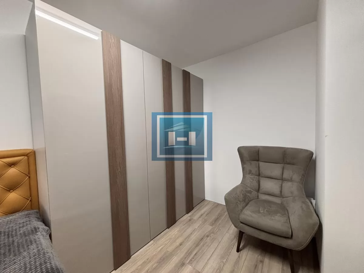 San na top lokaciji i poziciji!! 12