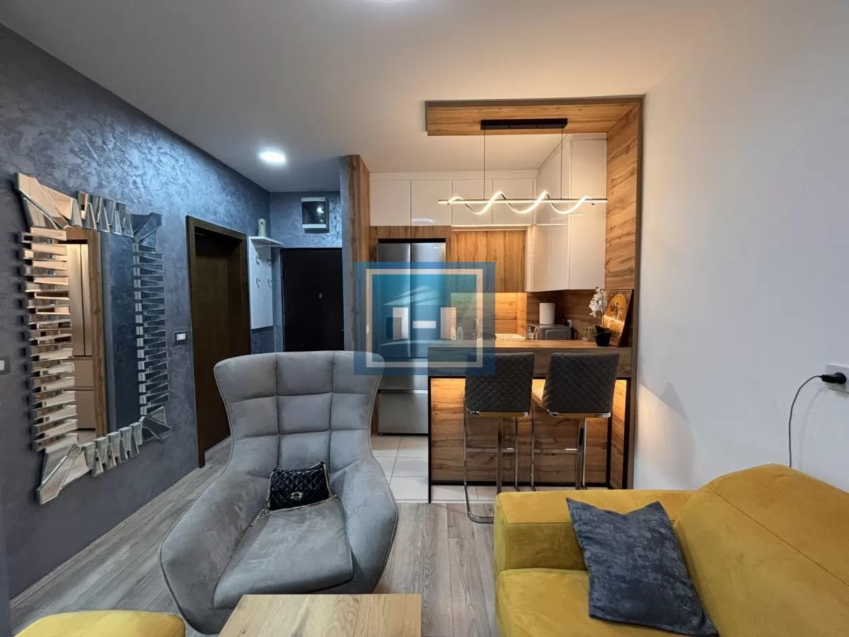 San na top lokaciji i poziciji!! 2