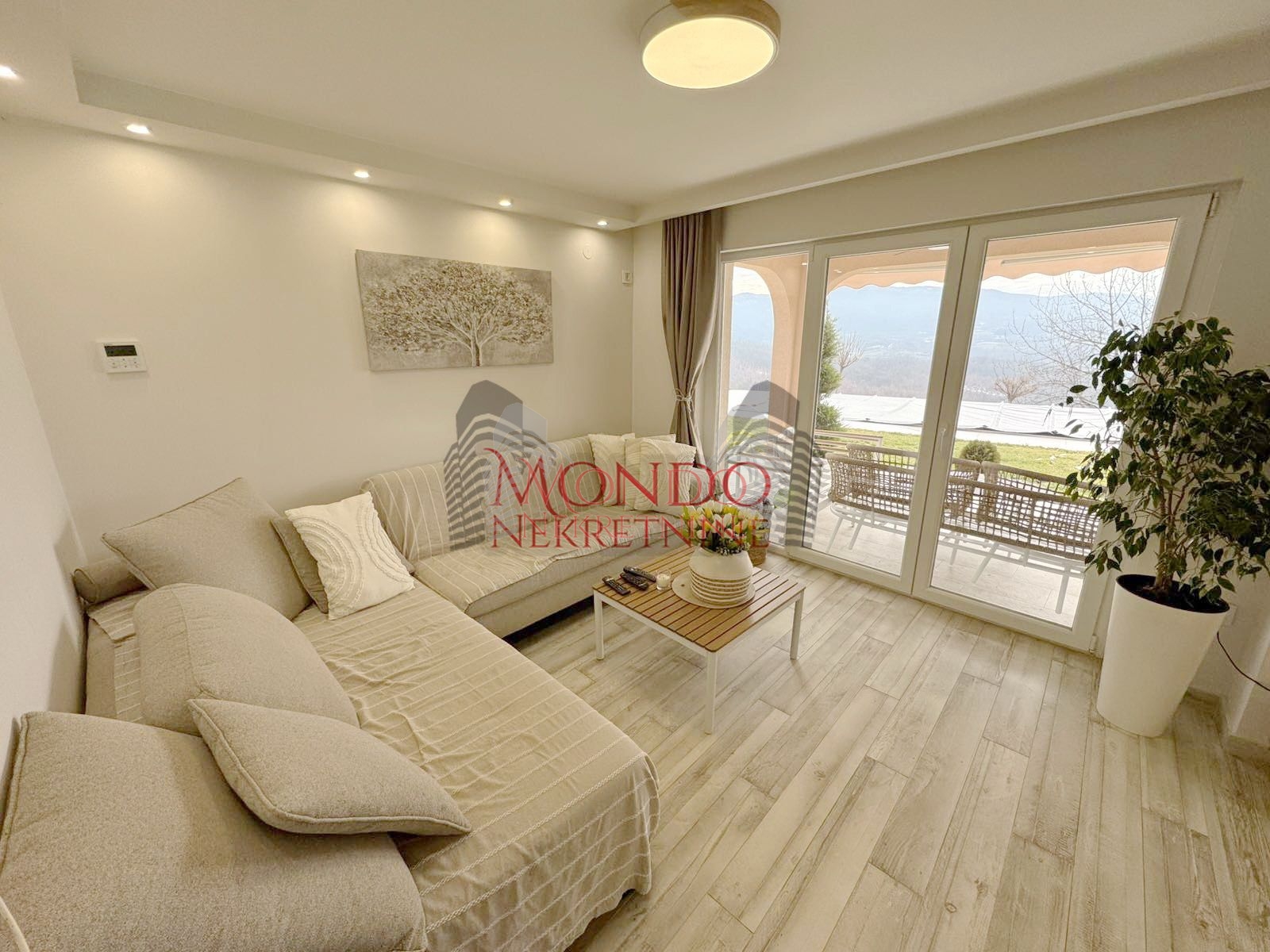 Nova kuca sa bazenom, naselje put za Donje Vlase 19