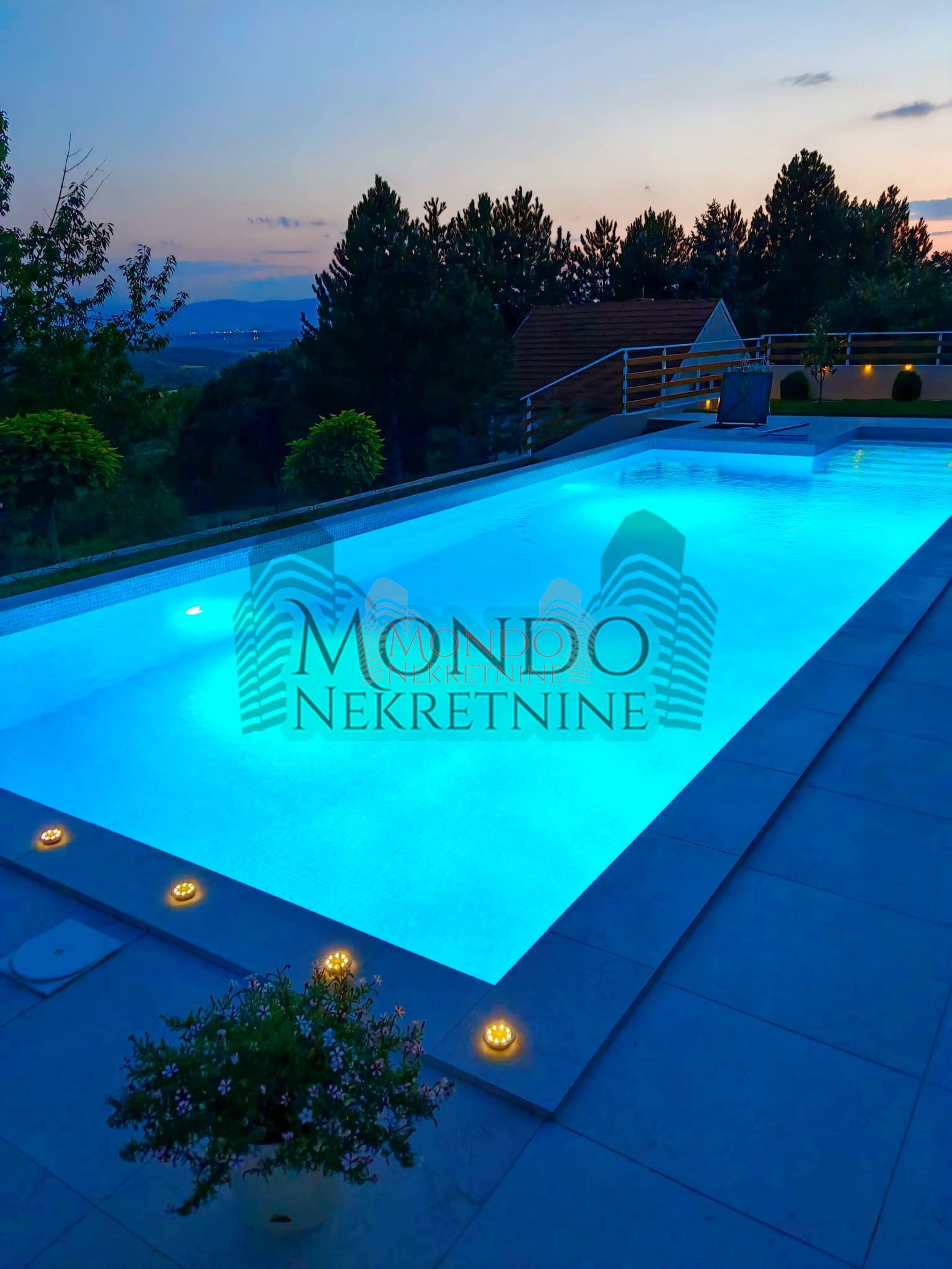 Nova kuca sa bazenom, naselje put za Donje Vlase 12