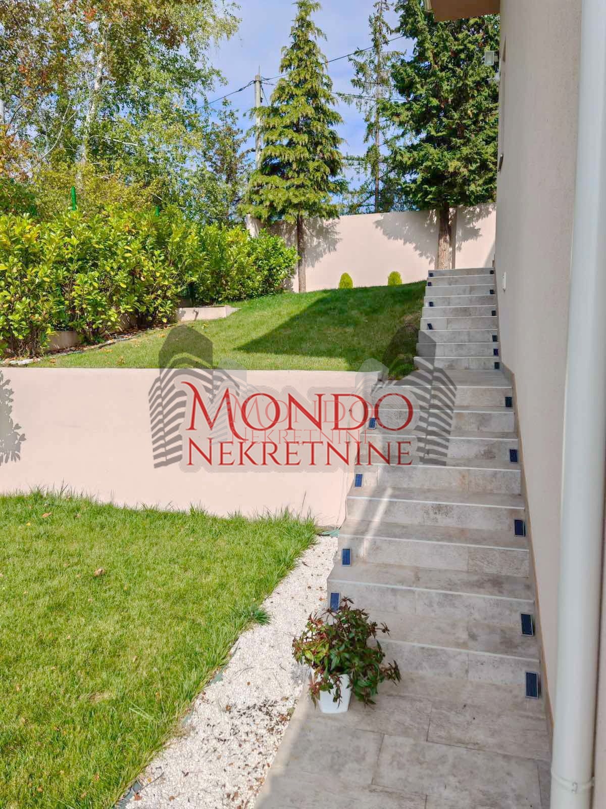 Nova kuca sa bazenom, naselje put za Donje Vlase 8