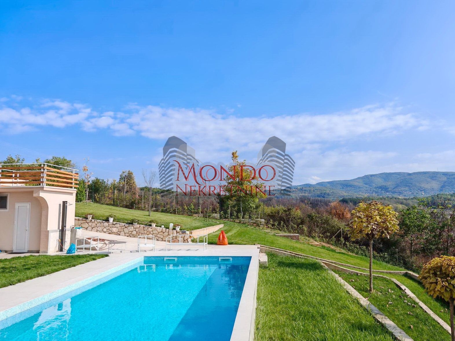 Nova kuca sa bazenom, naselje put za Donje Vlase 3