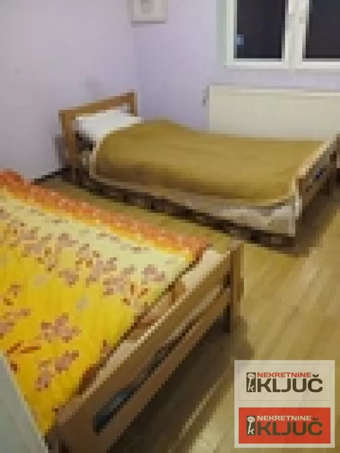 Sajlovo,dvo,tro,četvororo i petokrevetne sobe u kući 4