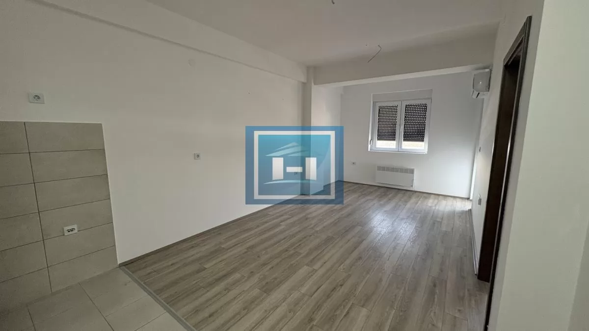Prazan stan za izdavanje – 40 m², odmah useljiv, blizu Akva parka 1