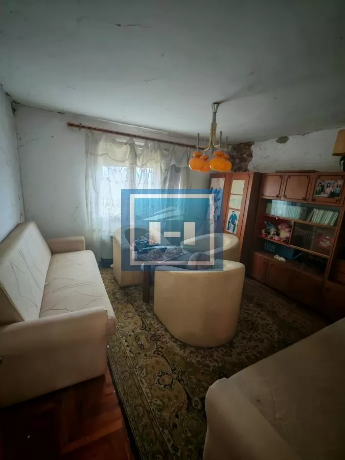 Starija kuća do glavnog puta 12