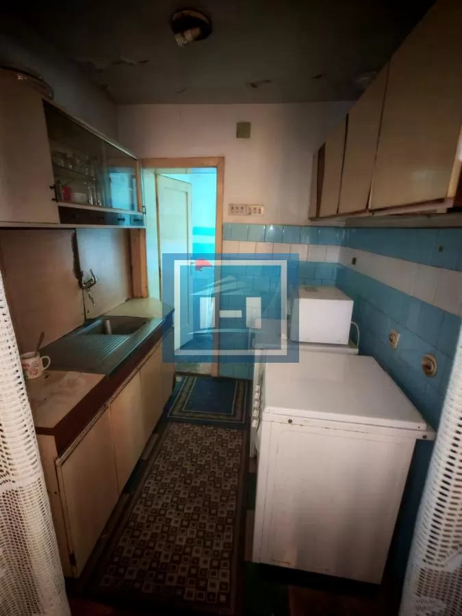 Starija kuća do glavnog puta 14