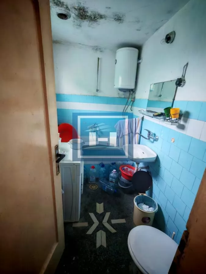 Starija kuća do glavnog puta 15