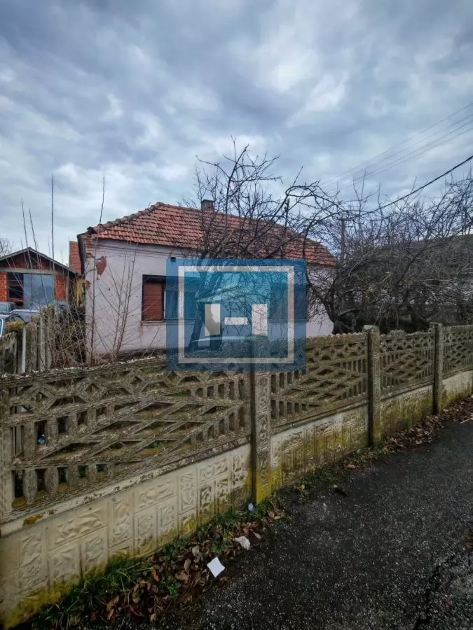 Starija kuća do glavnog puta 2