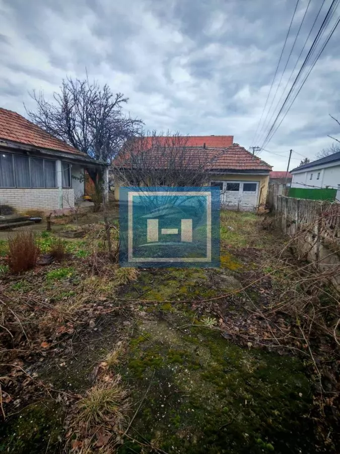 Starija kuća do glavnog puta 6