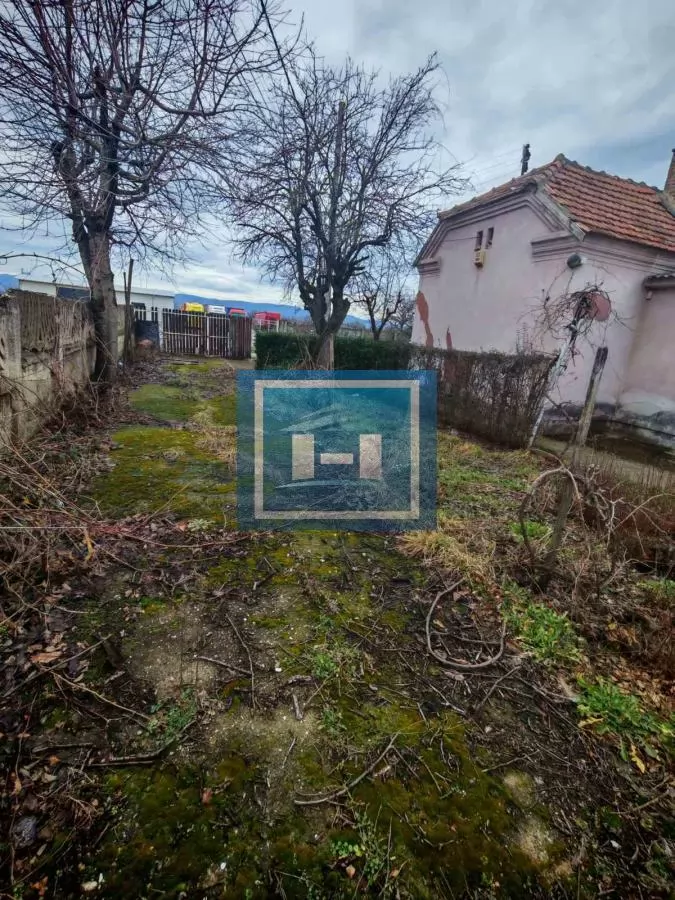 Starija kuća do glavnog puta 7