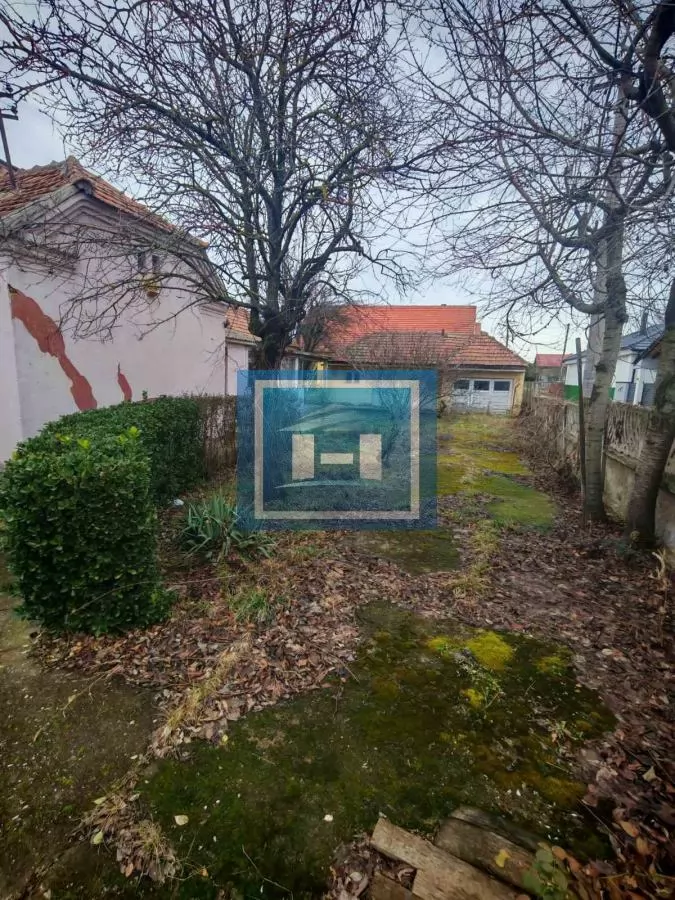 Starija kuća do glavnog puta 8