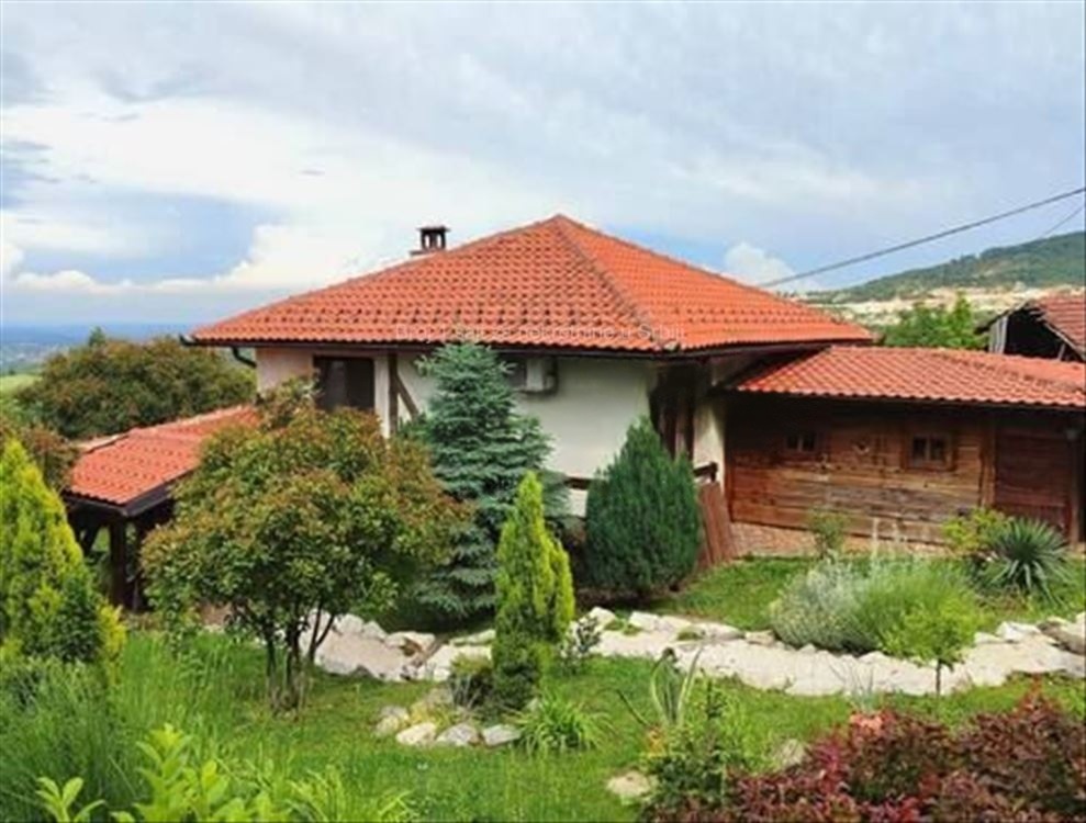 Etno selo na 2 2ha sa kucom vajatima i bazenom 1