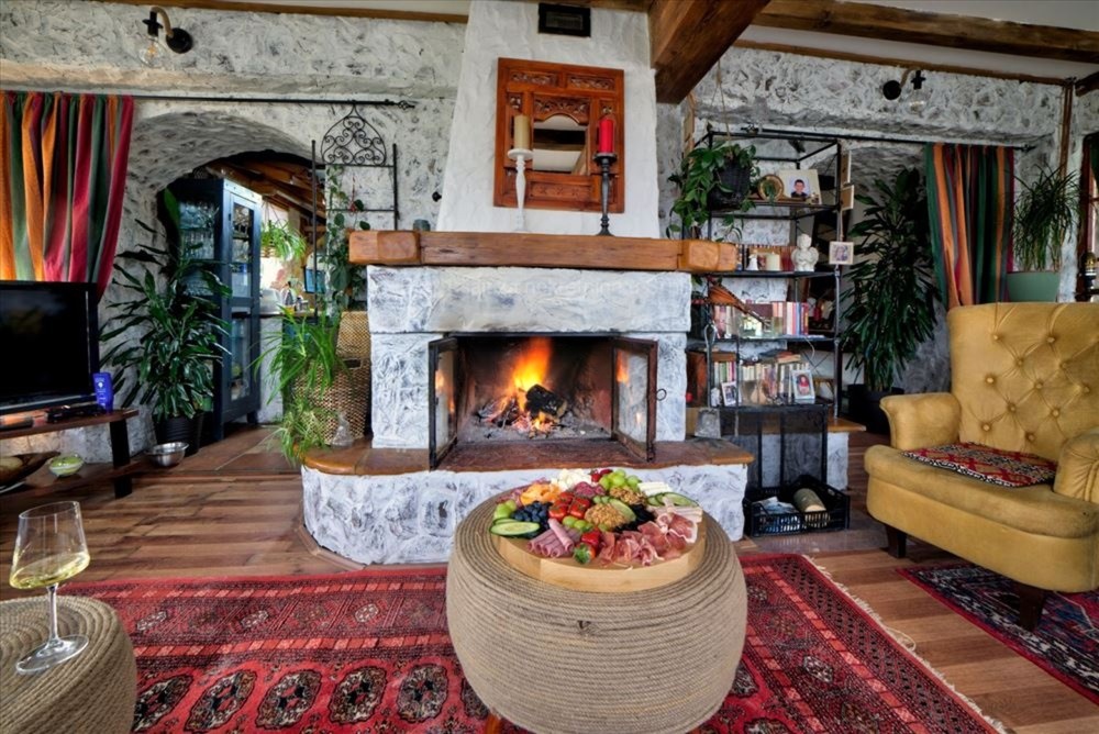 Etno selo na 2 2ha sa kucom vajatima i bazenom 2