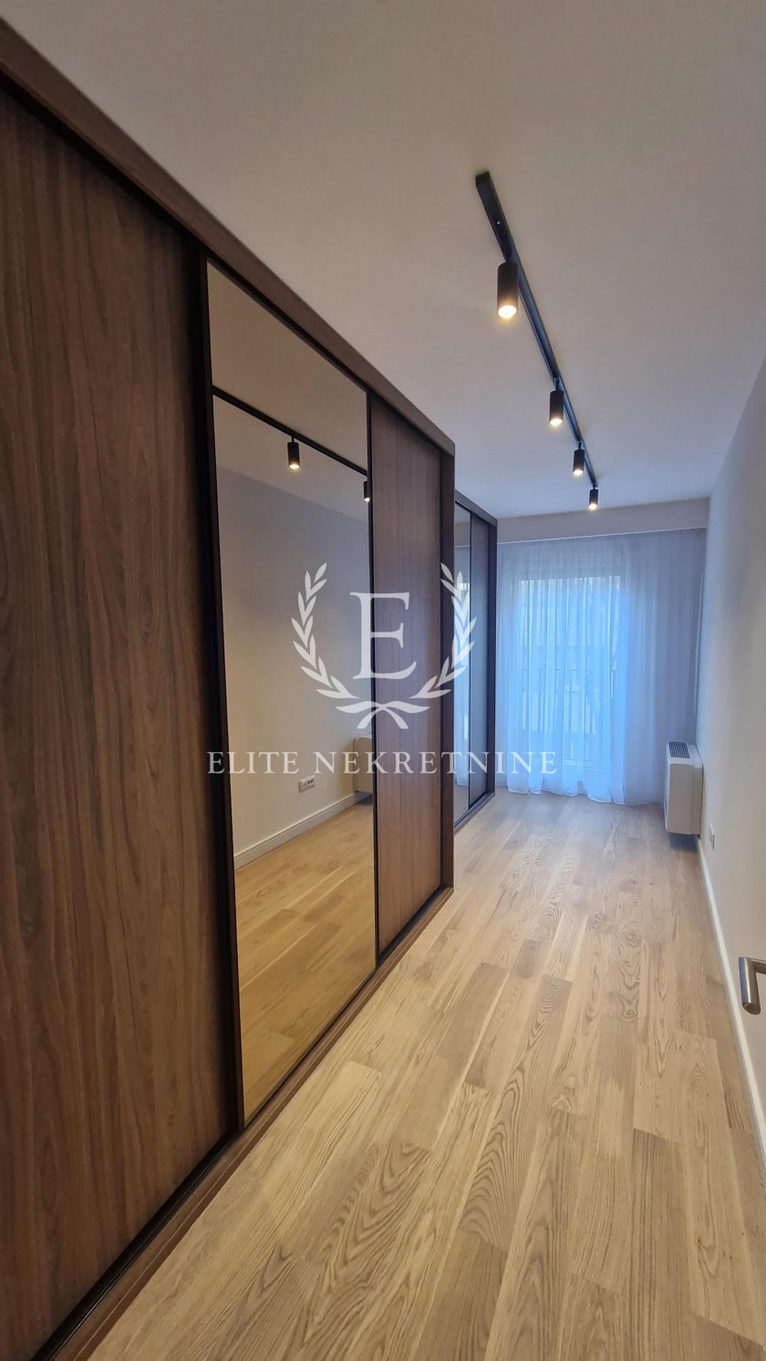 Vračar  Centar  Vračar   Izdavanje Cetvorosoban nov  lux stan  garaza  novogradnja 4