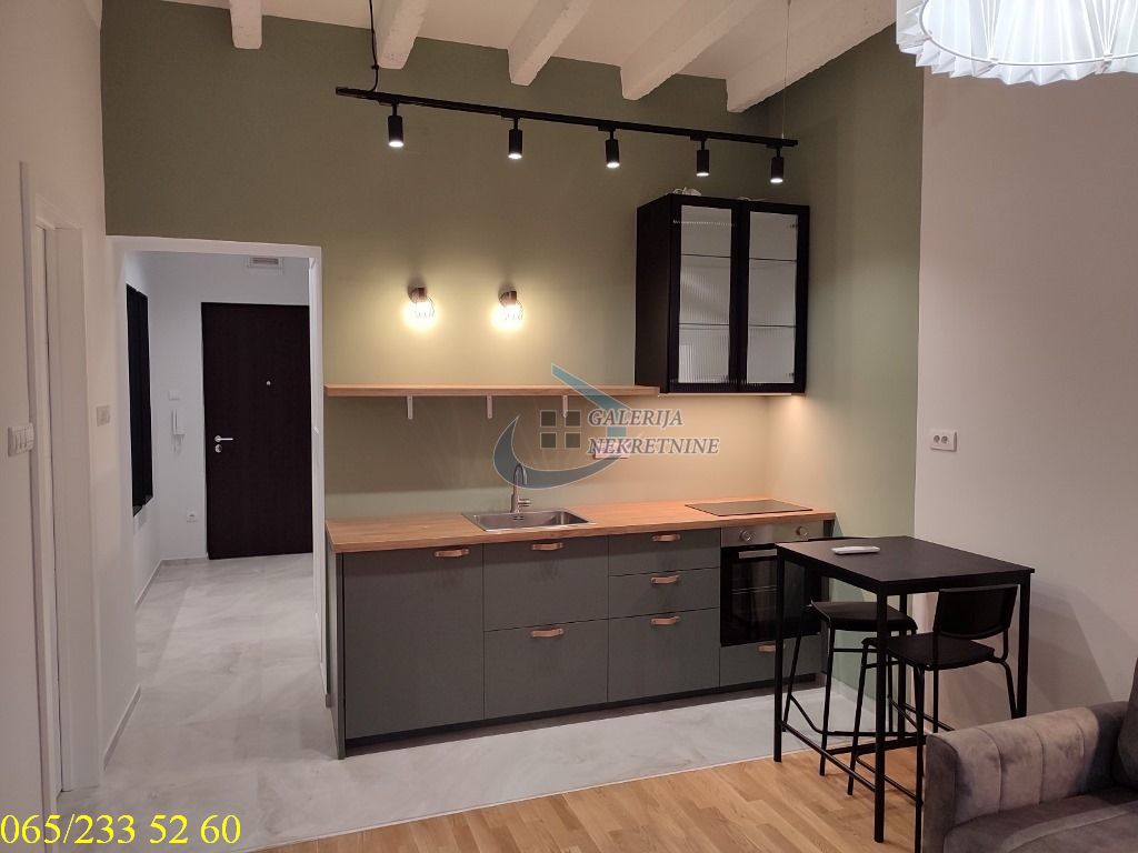 Savski Venac  Savski trg   Risanska 29m2 3