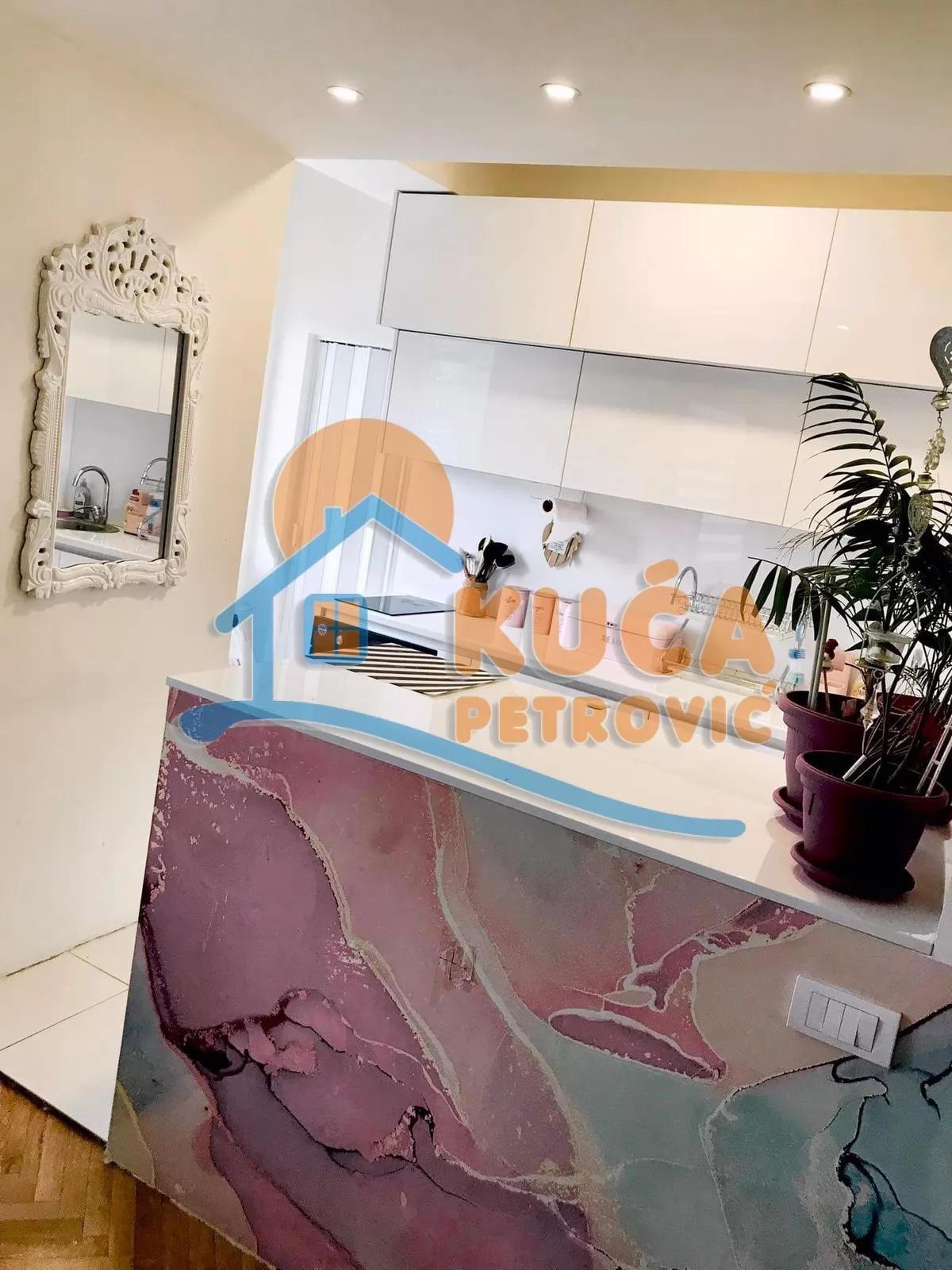 četvorosoban stan, 110 m2, Medijana, Trg Pavla Stojkovića ID: i-015837 11