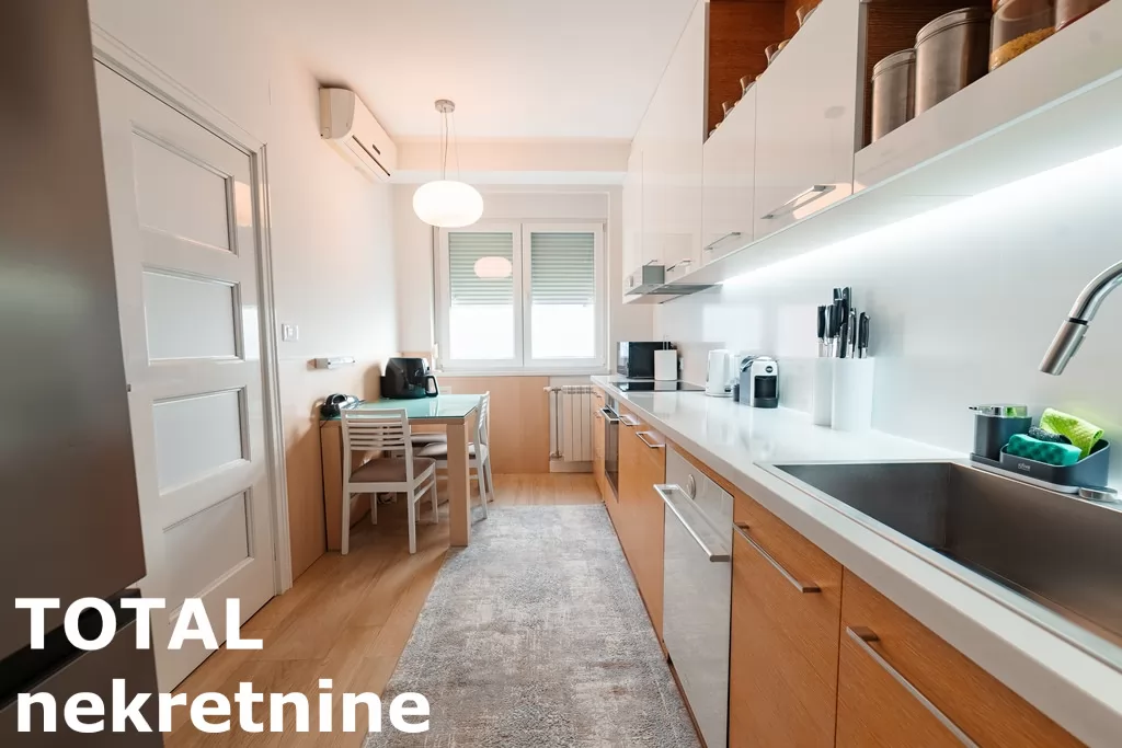 Stan,NOVI SAD,BULEVAR,kv: 213.00, € 617700, ID: 1102228 11