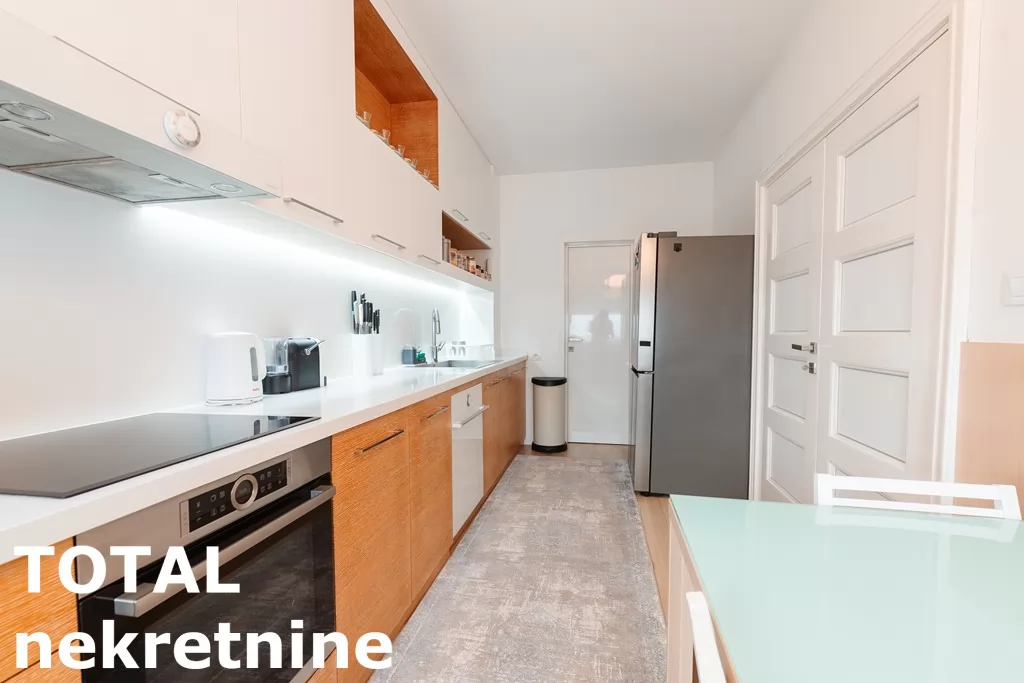 Stan,NOVI SAD,BULEVAR,kv: 213.00, € 617700, ID: 1102228 12