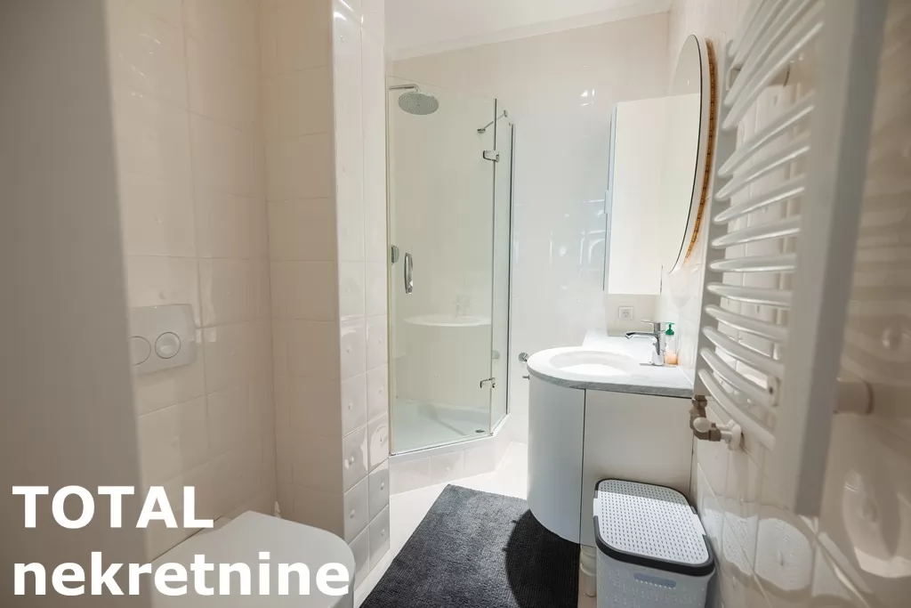 Stan,NOVI SAD,BULEVAR,kv: 213.00, € 617700, ID: 1102228 28