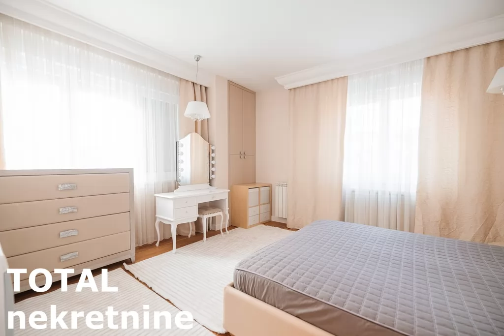 Stan,NOVI SAD,BULEVAR,kv: 213.00, € 617700, ID: 1102228 32