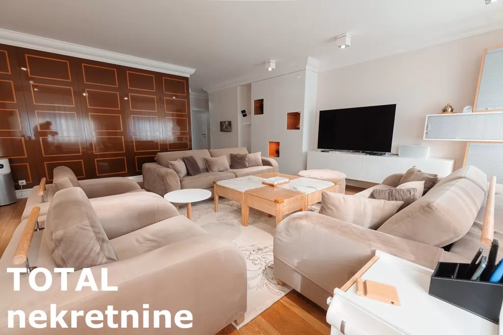 Stan,NOVI SAD,BULEVAR,kv: 213.00, € 617700, ID: 1102228 4