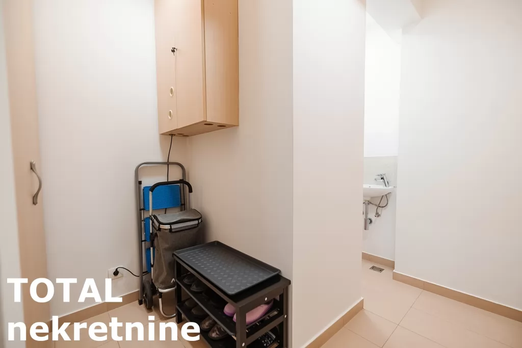 Stan,NOVI SAD,BULEVAR,kv: 213.00, € 617700, ID: 1102228 42