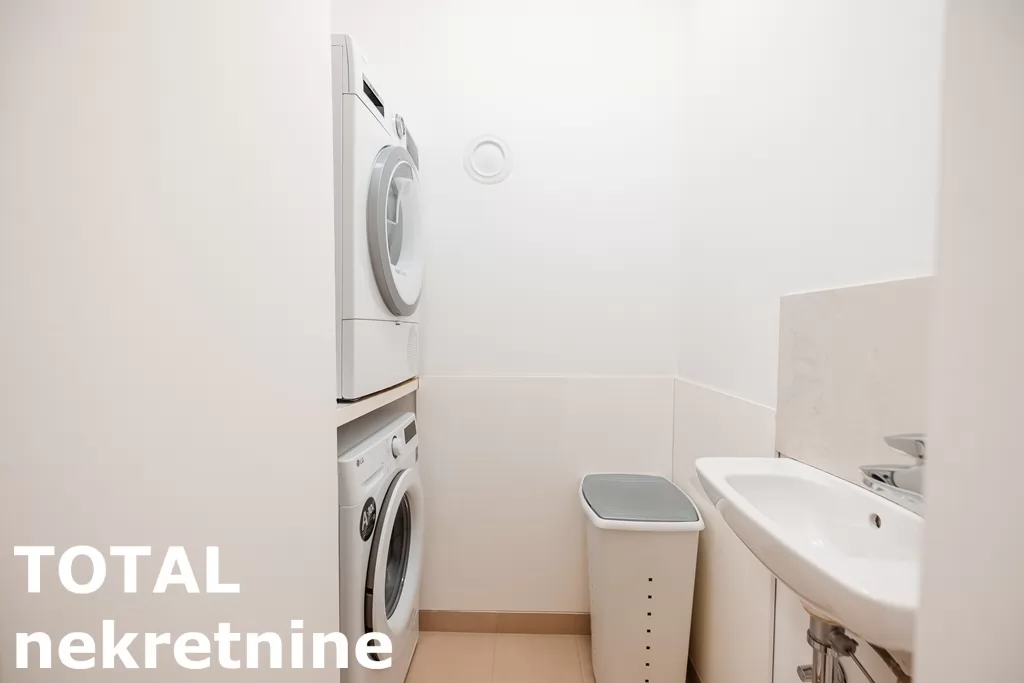 Stan,NOVI SAD,BULEVAR,kv: 213.00, € 617700, ID: 1102228 43