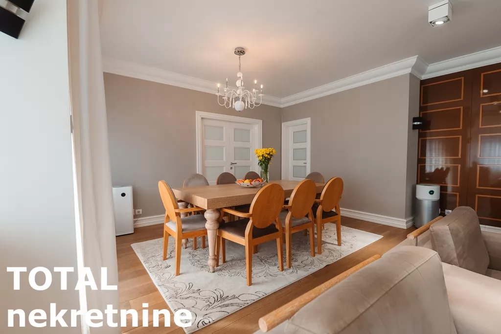 Stan,NOVI SAD,BULEVAR,kv: 213.00, € 617700, ID: 1102228 8