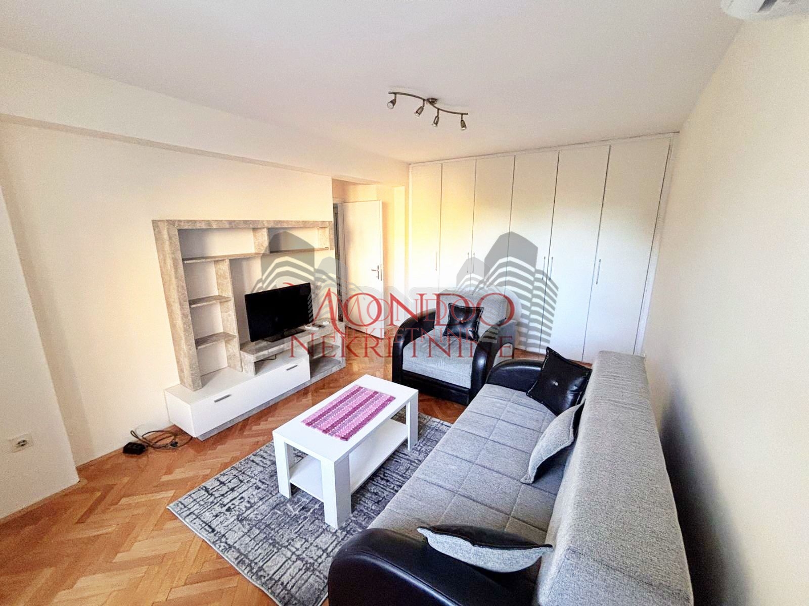 Jednoiposoban stan kod Gradske bolnice 2