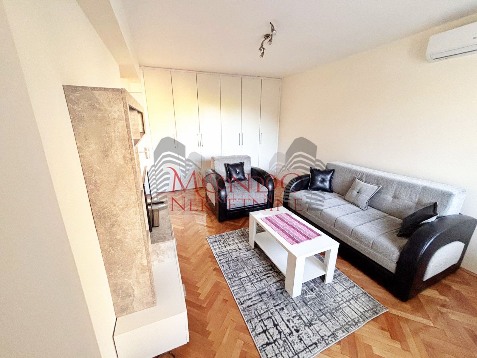 Jednoiposoban stan kod Gradske bolnice 4