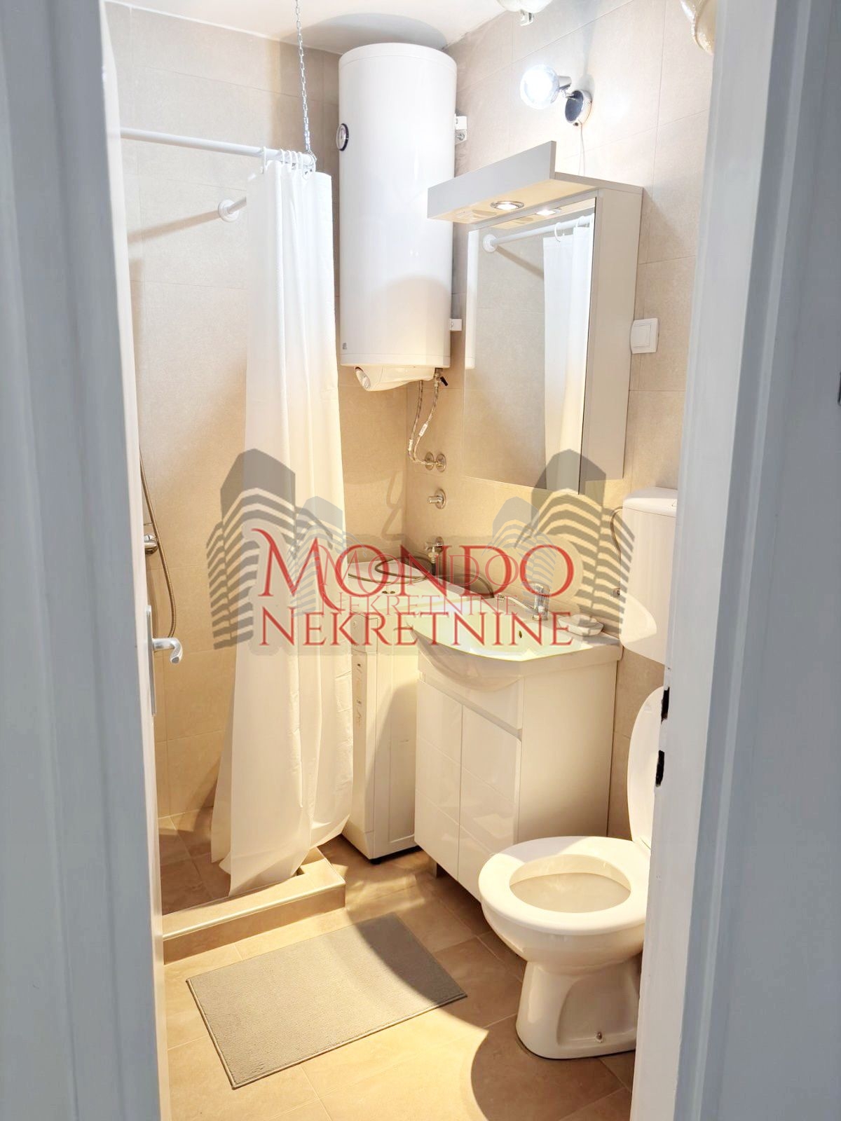 Jednoiposoban stan kod Gradske bolnice 8