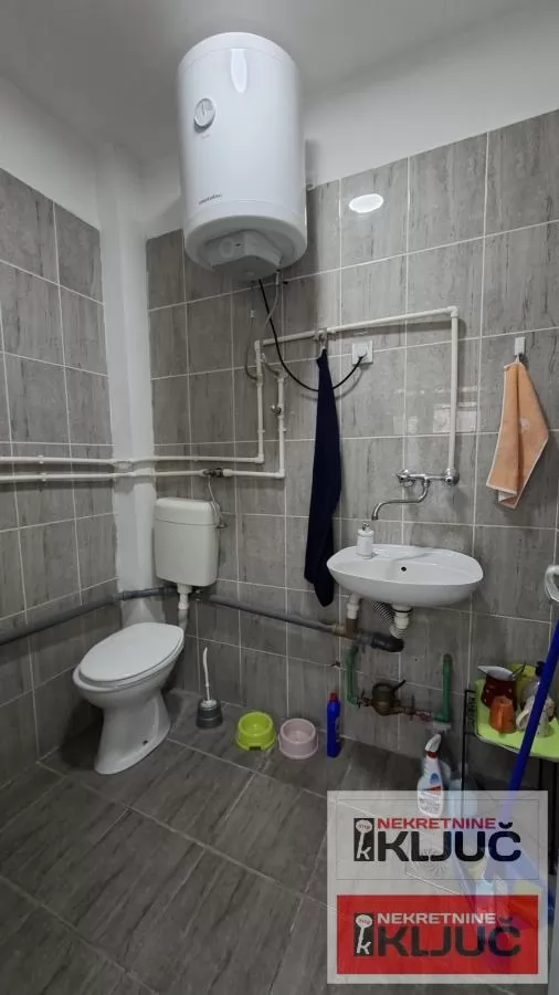 BULEVAR EVROPE IZDAJE SE VIŠENAMENSKI ULIČNI LOKAL 6