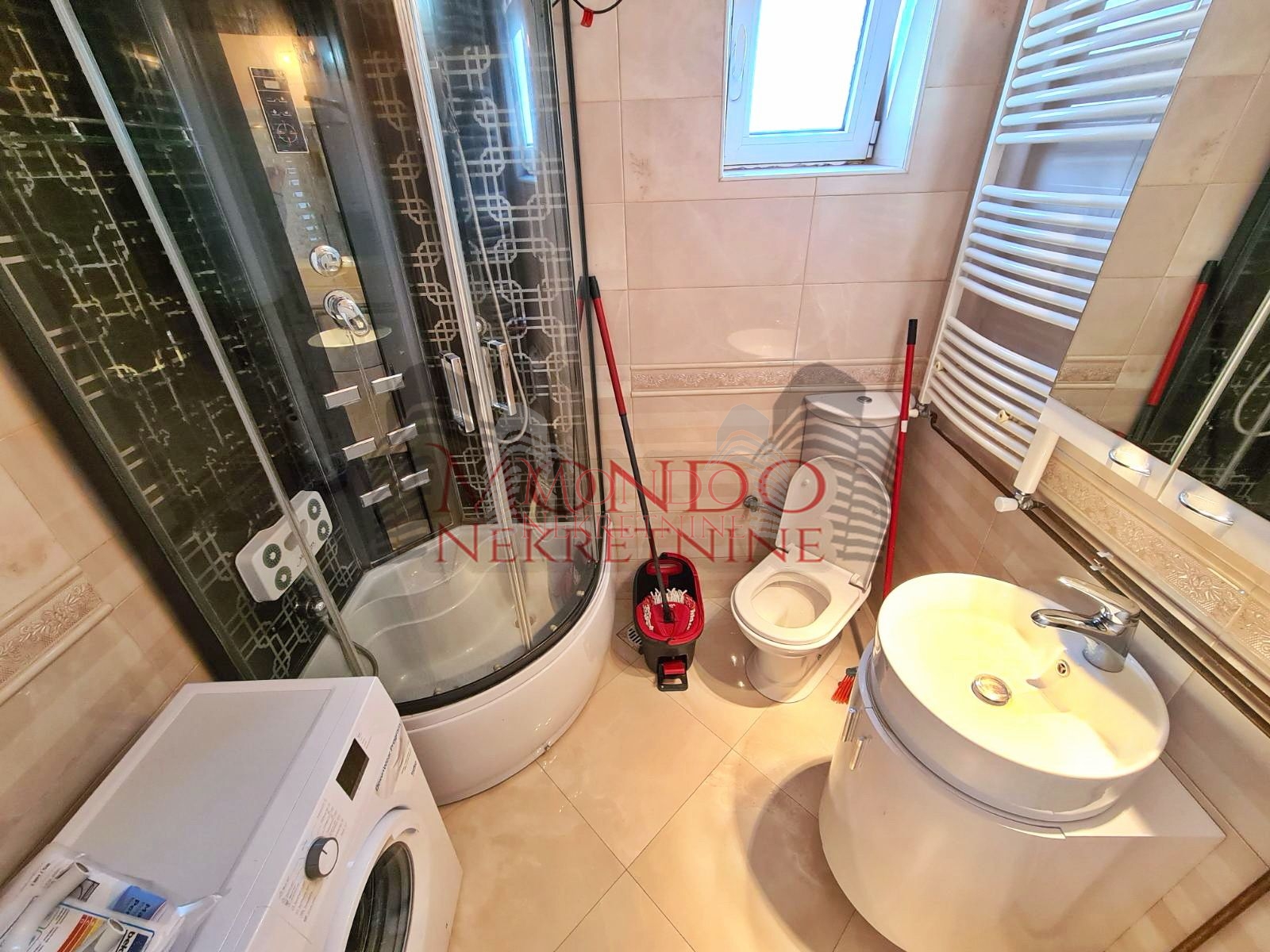 Cetvorosoban stan preko puta Pravnog i Ekonomskog fakulteta 7